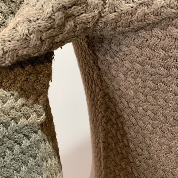 Jones New York and Company, Brown weaved sweater size large - Picture 7 of 9